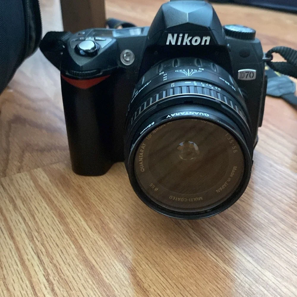 Nikon D70